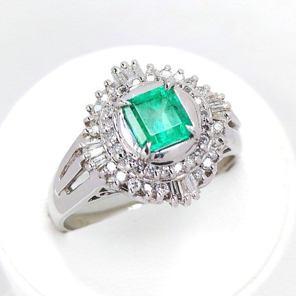 エメラルド リング Pt900 エメラルド 0.68ct、ダイヤモンド 0.36ct ヴィンテージ ジュエリー プラチナ900 118,250円