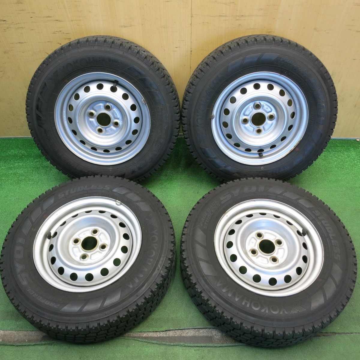 バリ溝！キレイ！9.5分◎スタッドレス 165R13 6PR ヨコハマ SY01 スチール ホイール 13インチ PCD100/4H◎6073001HAス