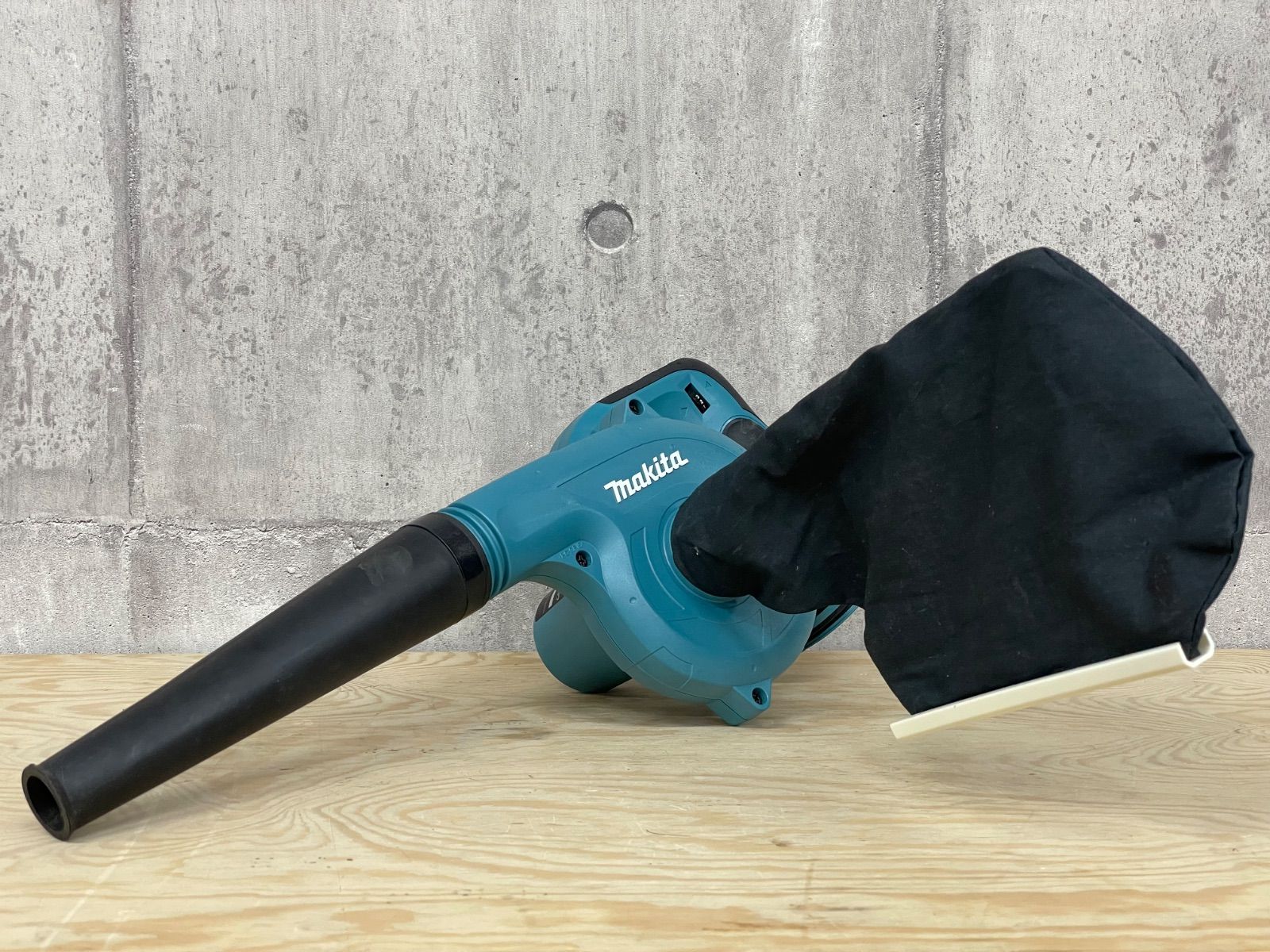 H-08009 Makita マキタ 18V充電式ブロワー UB182D 美品 6,400円