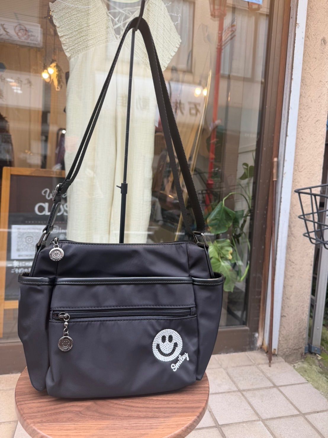 【Smiley×PHANUEL】smile刺繍ショルダーバッグ撥水加工