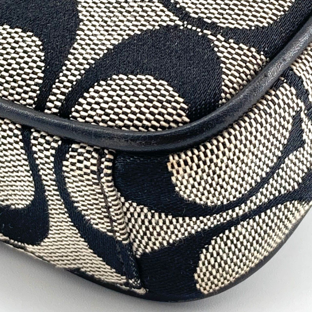 COACH（コーチ） シグネチャー レザー 2way ボディバッグ 3622 ウエストバッグ ブラック×ベージュ