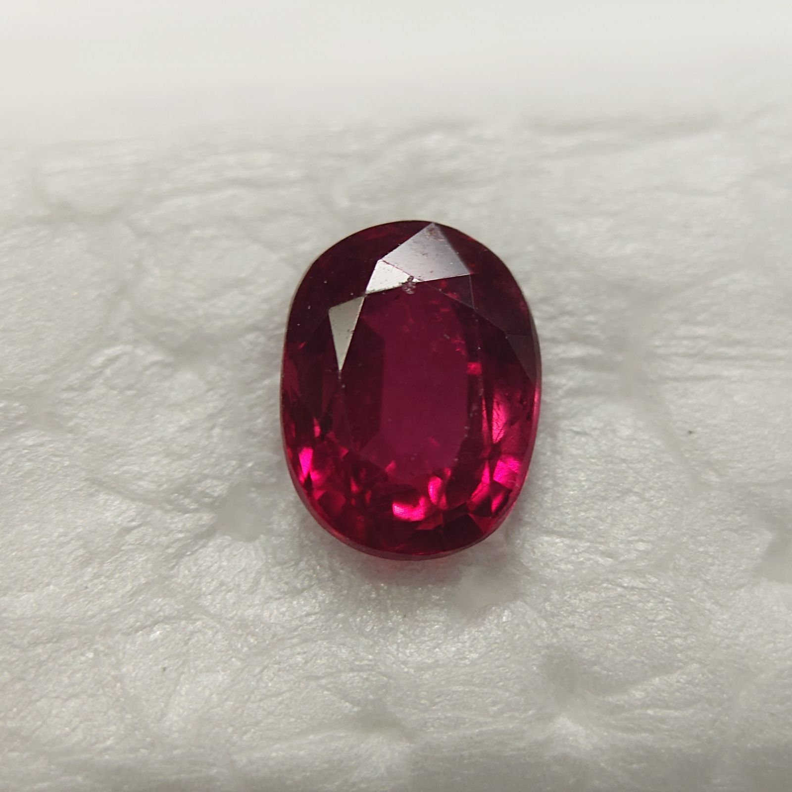 天然ルビー 0.66ct 約5.5mmｘ4.1mmｘ2.6mm ジュエリー外し r0057