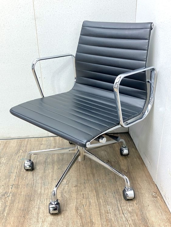 【中古品】 固定肘付アルミナムチェア ブラック
