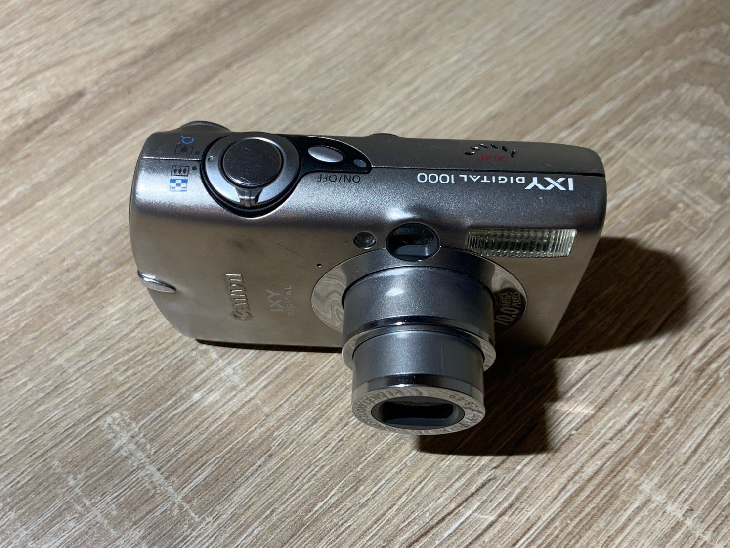 2942 Canon IXY DIGITAL 1000 シルバー ジャンク品 デジカメ【コ