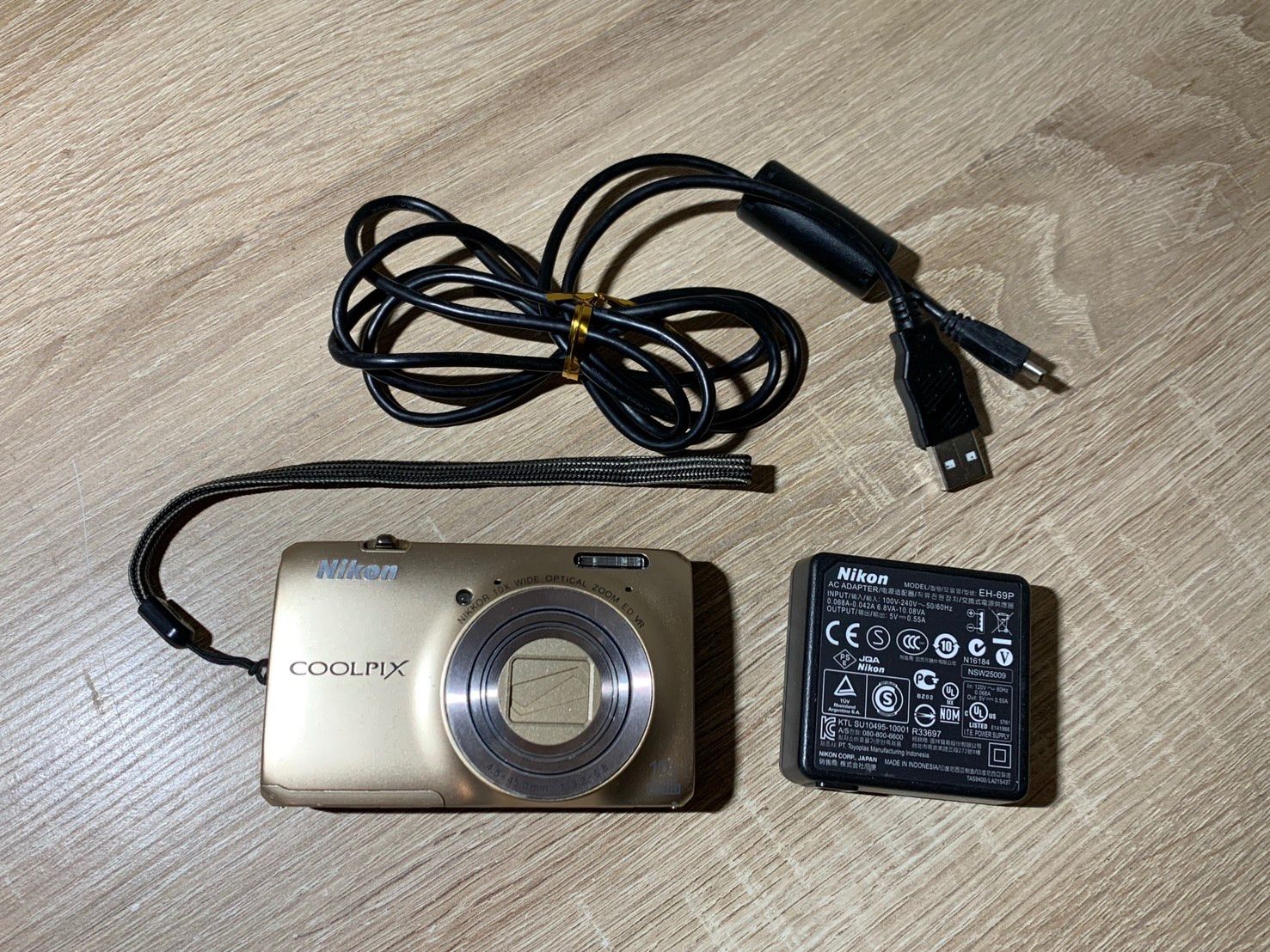 2912 Nikon COOLPIX S6300 gold junk digital camera [ne]