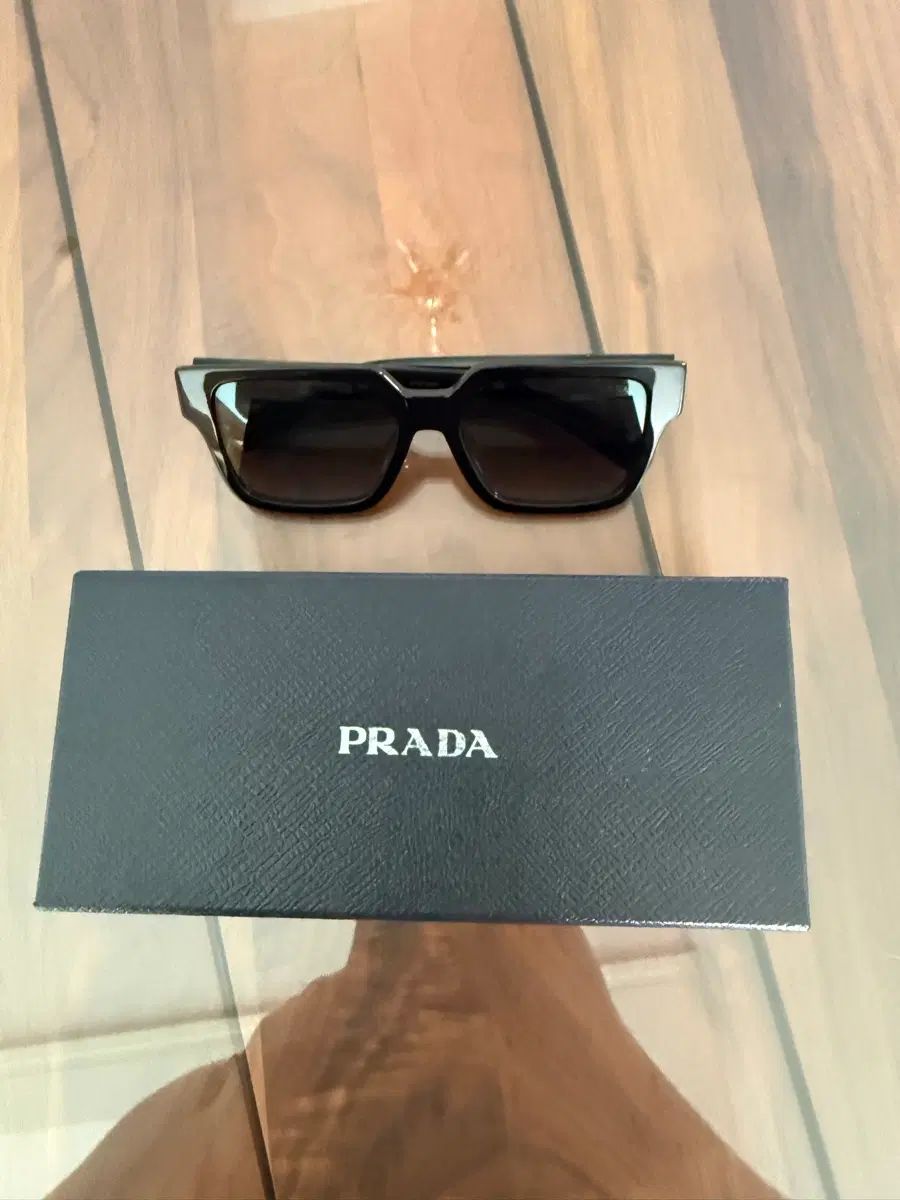 PRADA プラダ サングラス ブラック