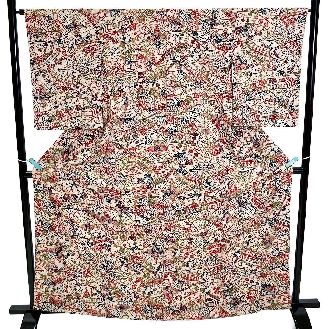 美品　ちりめん　紅型調小紋　単衣　身丈163cm 裄丈65cm T-47