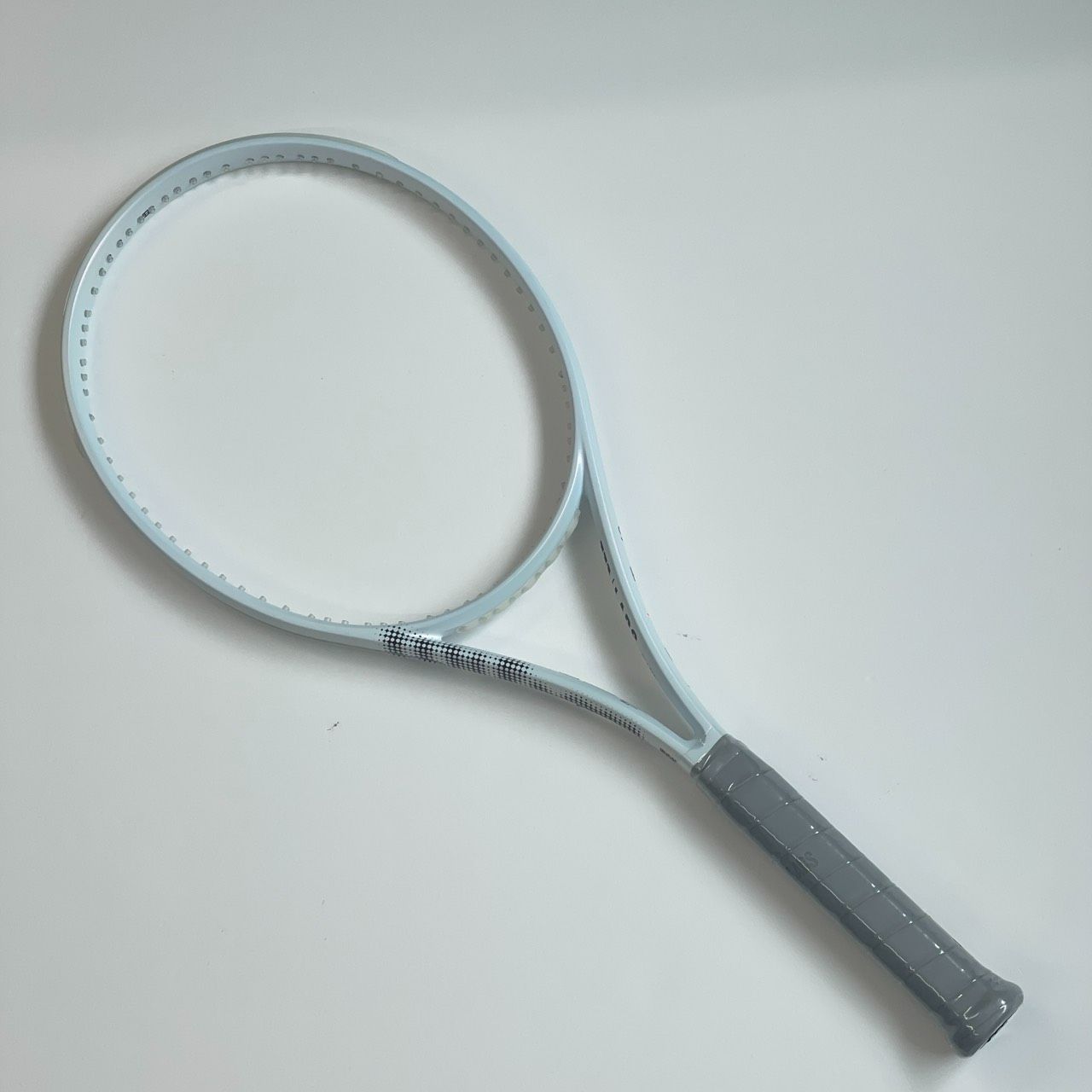 G3(4_3／8)【新品・未使用・訳あり】ウィルソン(Wilson) 2023 LABS PROJECT SHIFT 99 ラボス プロジェクト シフト99 (315g) 海外正規品 硬式テニスラケット WR136711U-ホワイト【F20260722-01】 8,520円