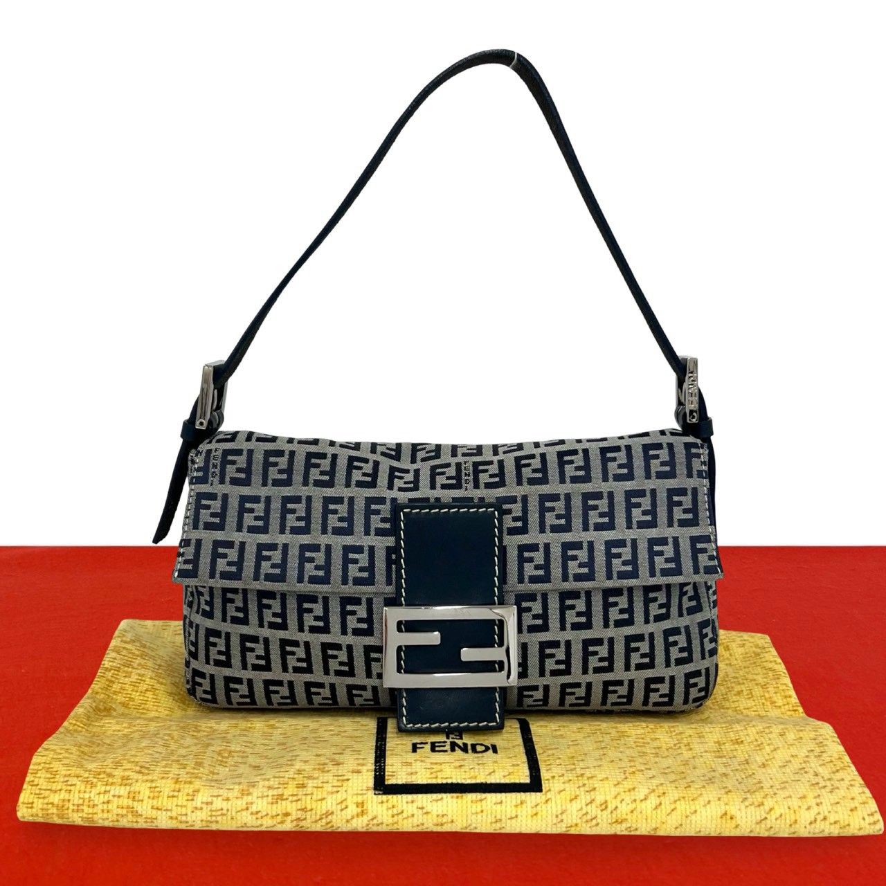 極 美品 袋付き FENDI フェンディ ヴィンテージ ズッキーノ FF 柄 キャンバス レザー 本革 セミ ワン ショルダーバッグ ネイビー 17474 105,215円