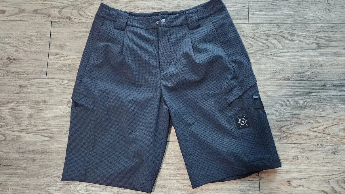 31 デサント シアーカーシー ゴルフ スポーツ パンツ ハーフパンツ 出品
