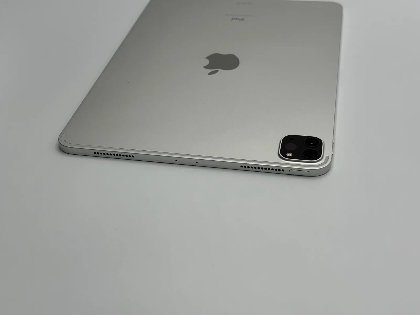 箱付き中古A】iPad Pro 11-inch 第2世代 128GB シルバー Wi-Fi