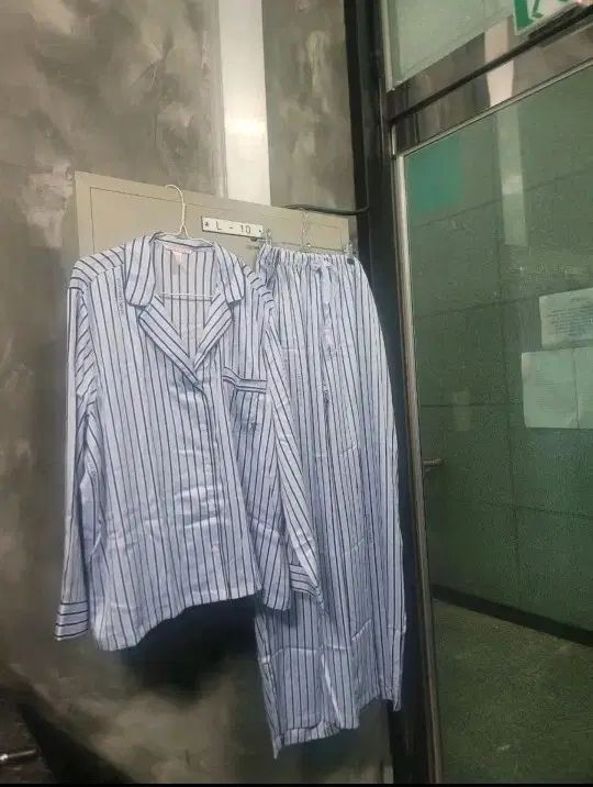 (新品) Victoria's Secret ヴィクトリアズ・シークレット 長袖 パジャマ セット XSサイズ 8,863円