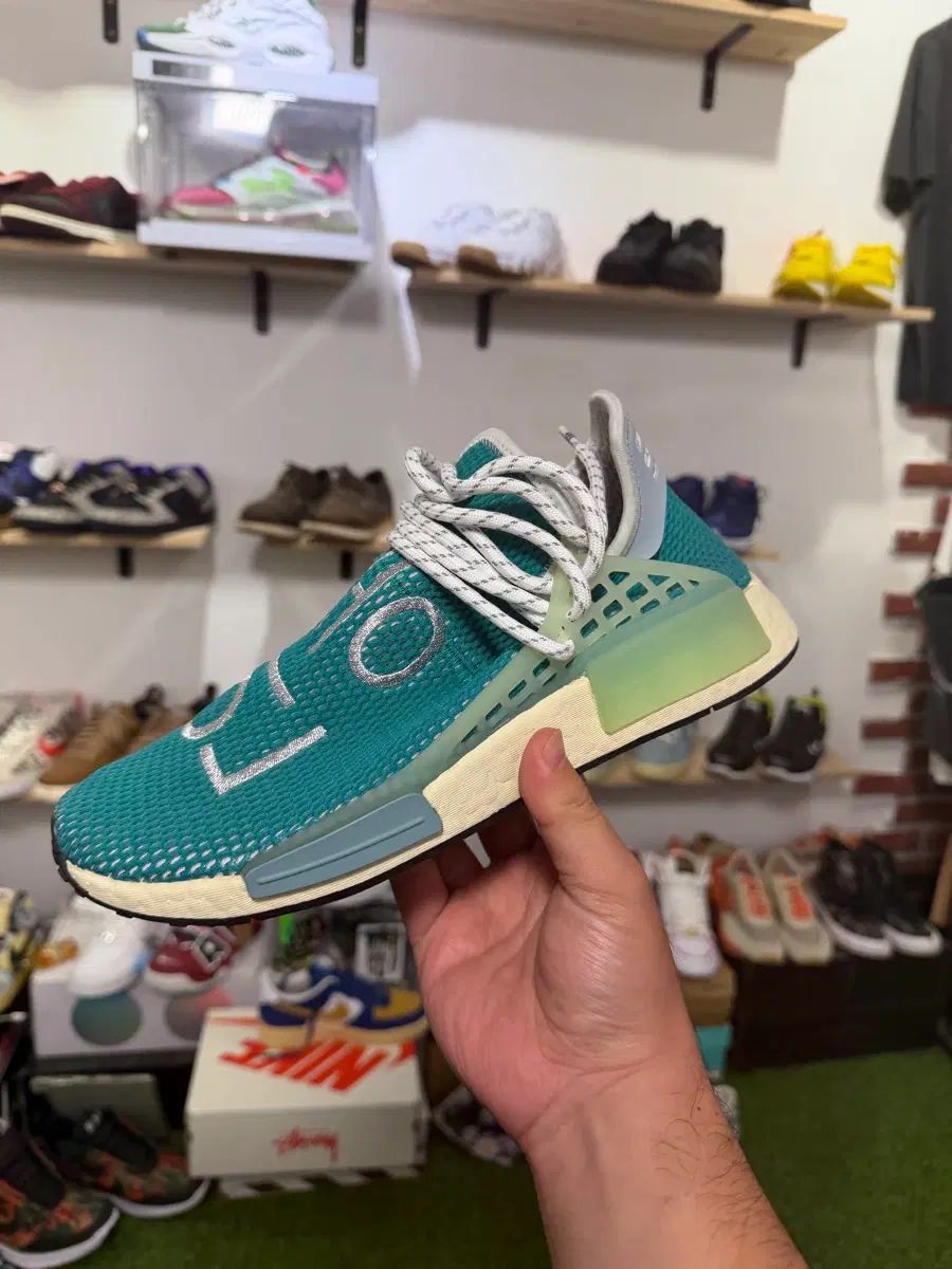 アディダス x ファレルウィリアムス NMD 265