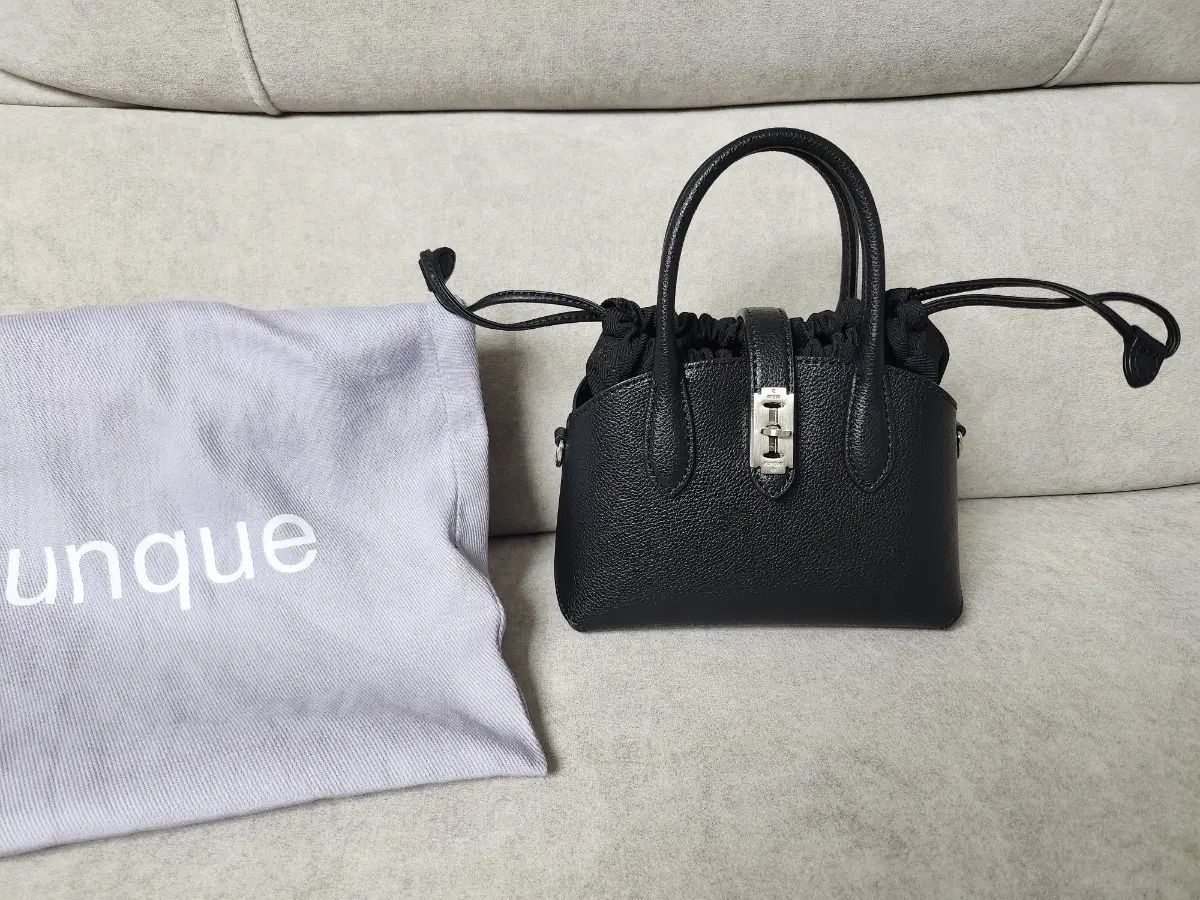 vunque ハーミット スモール クロス