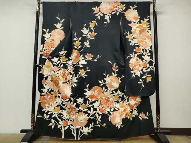 平和屋着物●豪華振袖　駒刺繍　雪輪枝花文　黒地　金彩　正絹　逸品　CABK8195ut