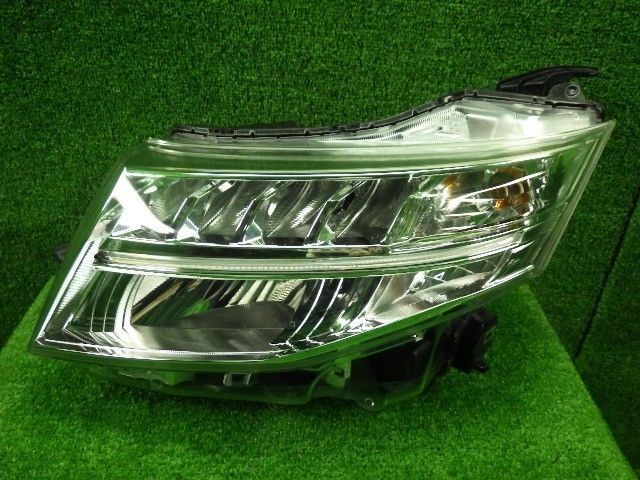 ルーミー DBA-M900A 左ヘッドランプASSY スタンレー W3918　 81150-B1540 9398 9,698円