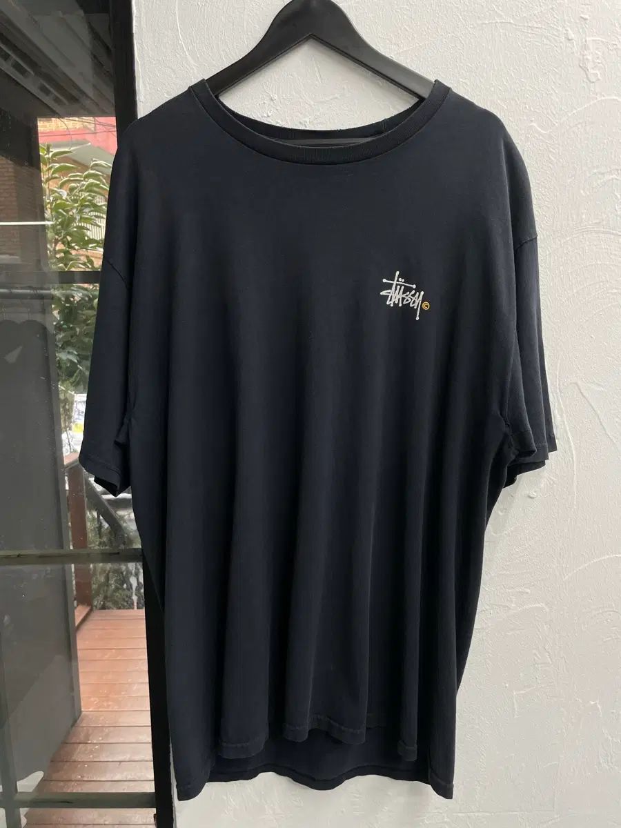 STUSSY ベーシック ロゴ Tシャツ