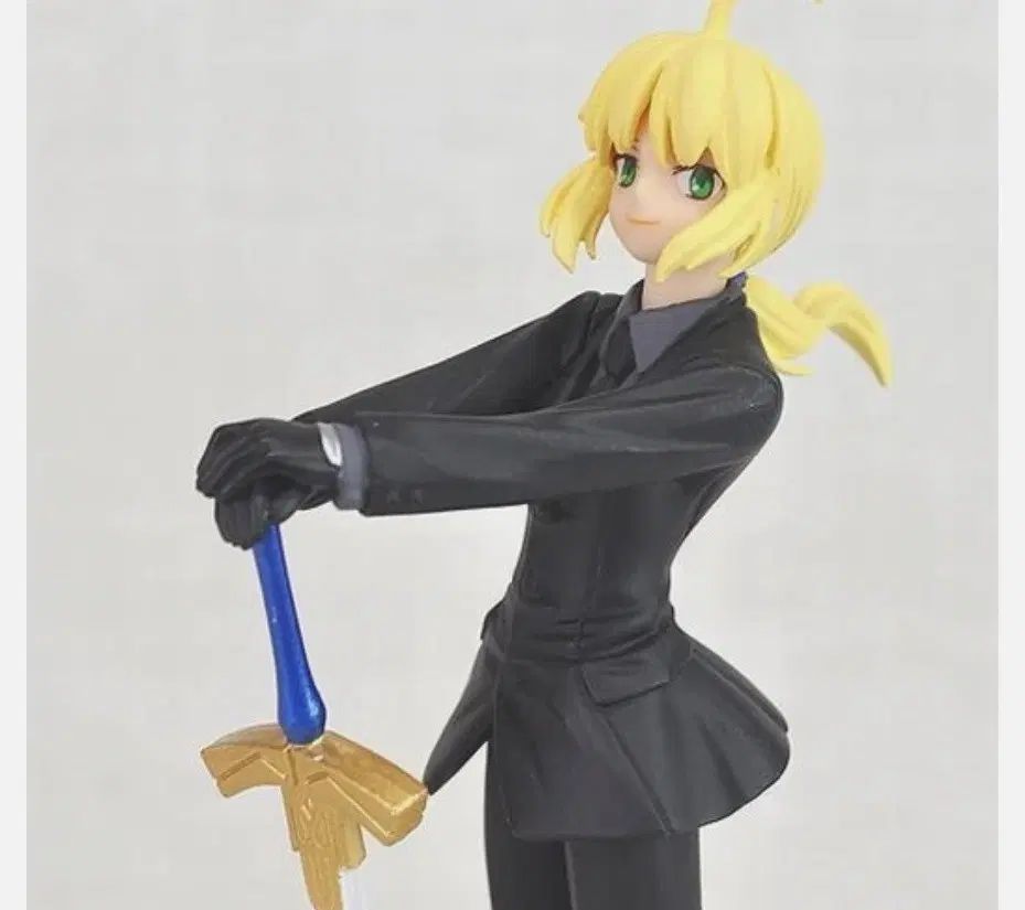 FATE セイバー スーツ フィギュア 6,161円