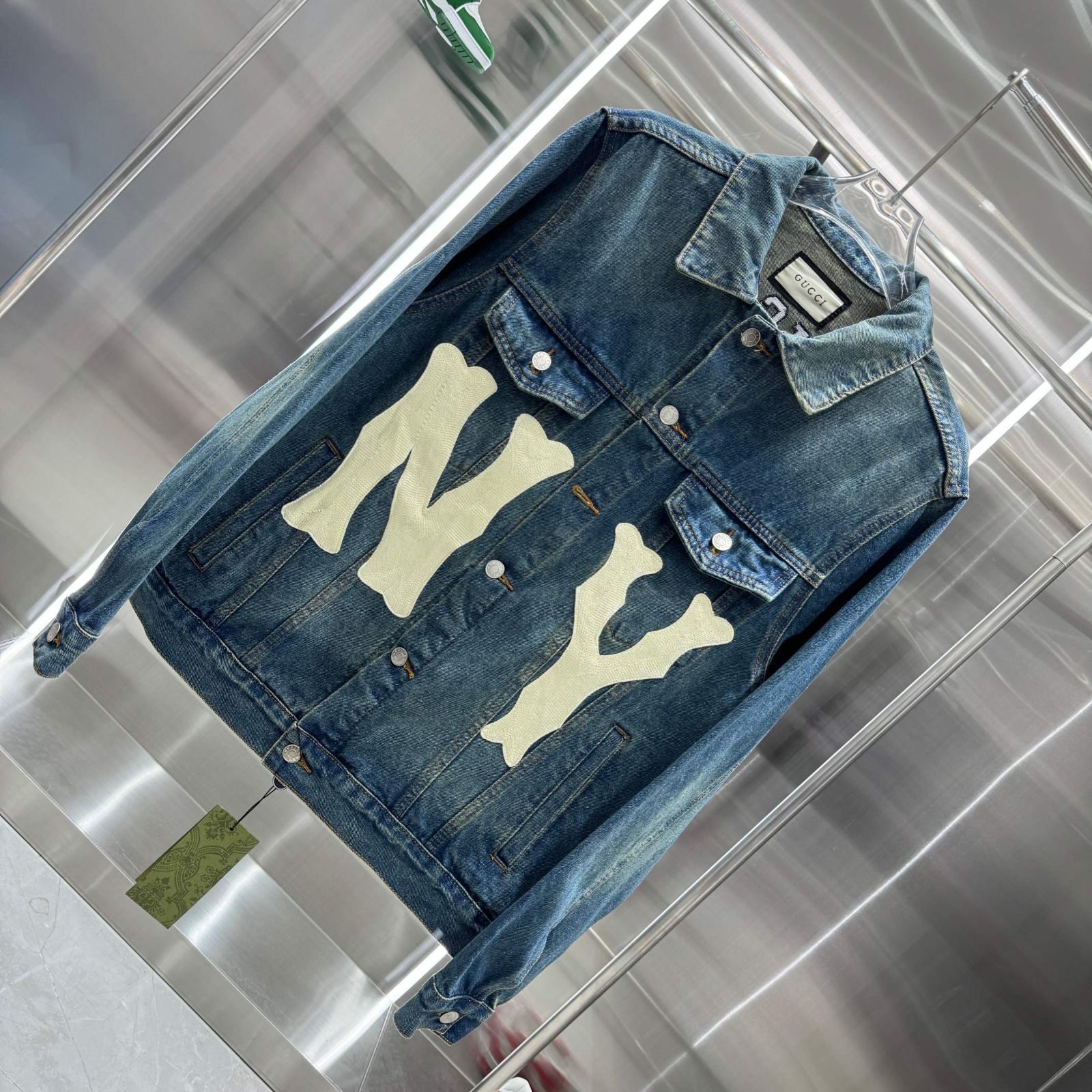 【本日限定特価】Gucci × NYヤンキース コラボ デニムジャケット 刺繍パッチ メンズ＆レディース M-XXL [本日特価|新品未使用品]