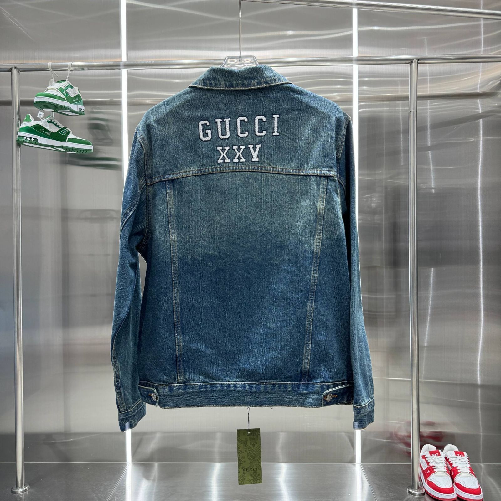 【本日限定特価】Gucci × NYヤンキース コラボ デニムジャケット 刺繍パッチ メンズ＆レディース M-XXL [本日特価|新品未使用品]