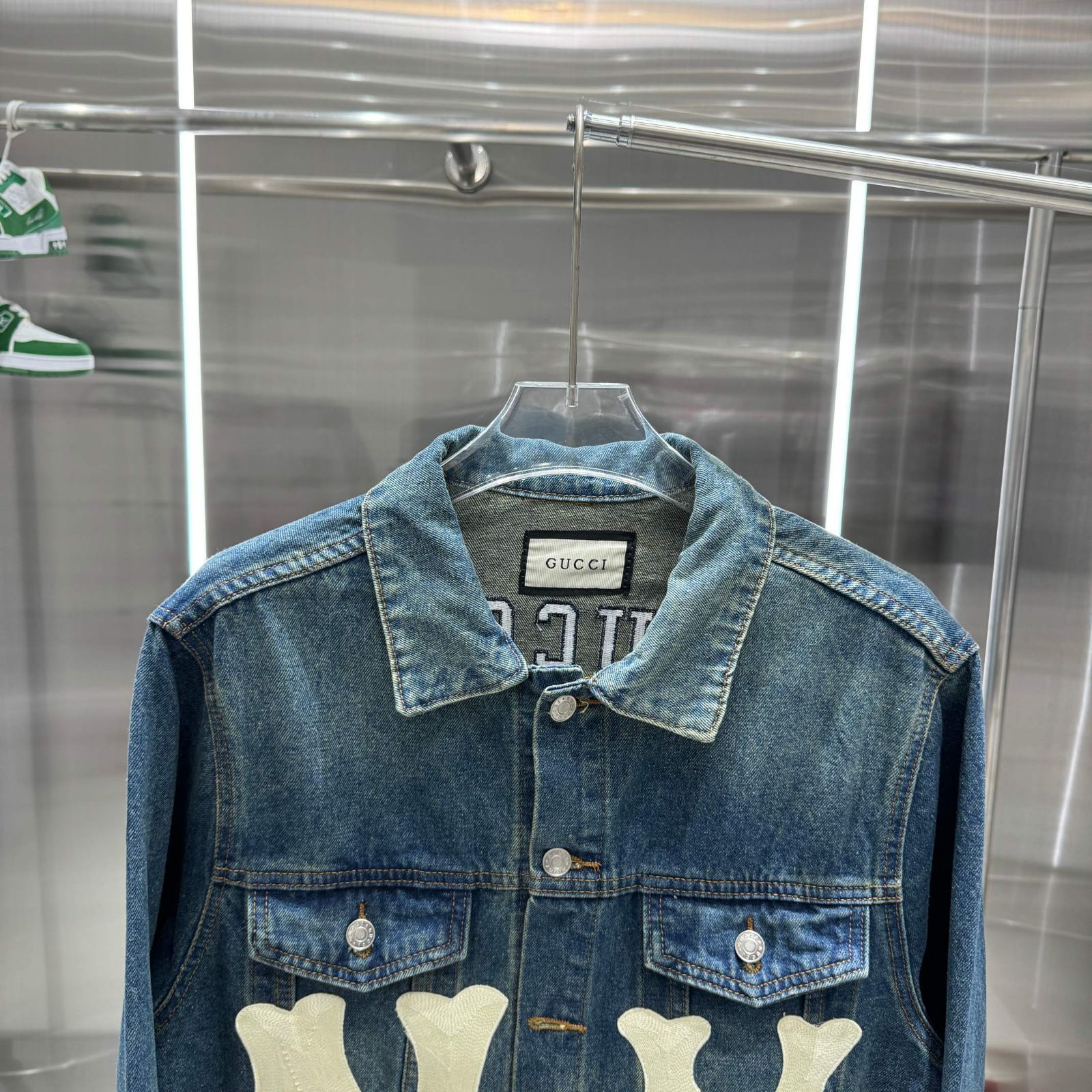 【本日限定特価】Gucci × NYヤンキース コラボ デニムジャケット 刺繍パッチ メンズ＆レディース M-XXL [本日特価|新品未使用品]