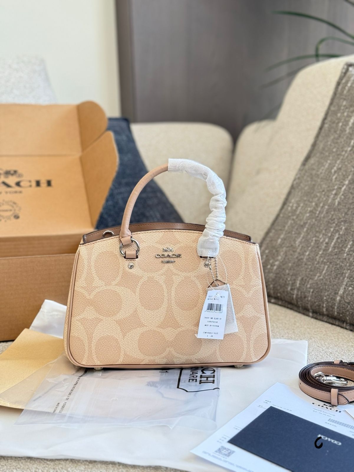 【今日特価】Coach Dinky Bag 25cm - クーチ ディンキーバッグ 25cm（ミルクティーカラー） 14,700円