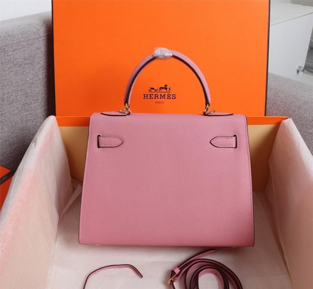 Hermes Kelly Bag ピンクのハンドバッグ／ショルダーバッグ