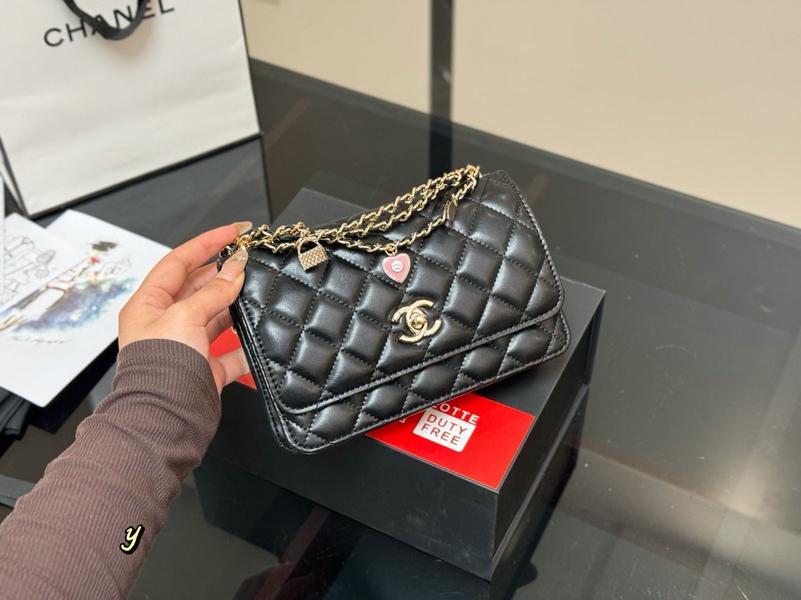 【今日特価】Chanel 24A WOC Wallet On Chain Bag - 24A ウォレットオンチェーン 13,500円