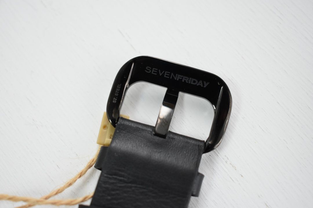 SEVENFRIDAY セブンフライデー M3/01｜宇宙船インスパイアデザイン｜NFC認証付き/実物撮影新品未使用