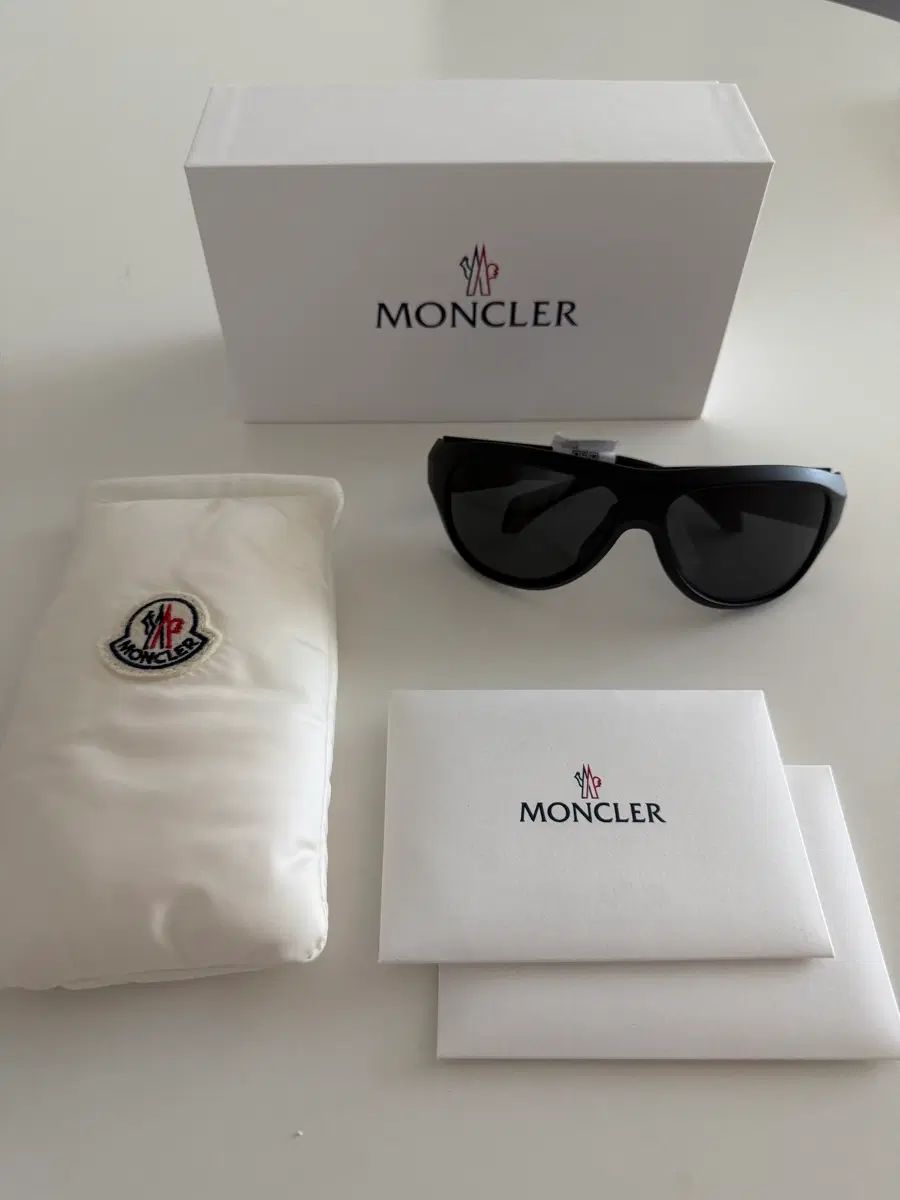 (未使用 正規品) MONCLER(モンクレール) サングラス