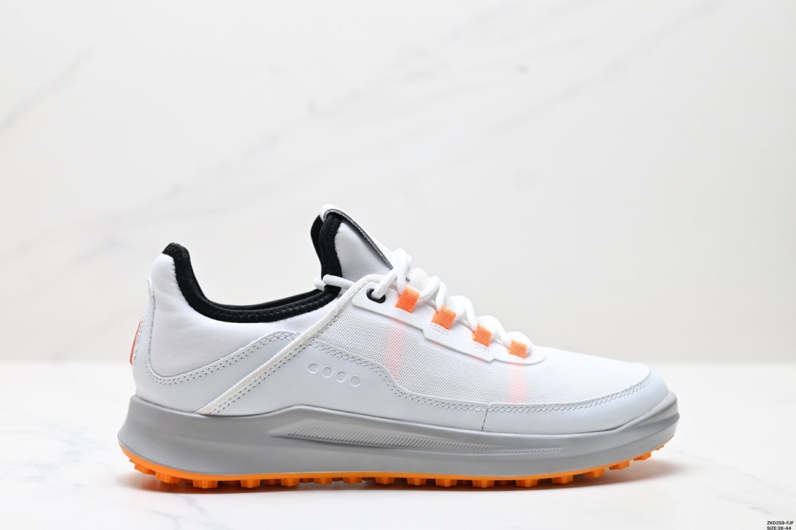 ECCO エッコ TERRACRUISE メッシュ通気性 軽量 シティレジャーウォーキングシューズ送料無料 在庫限定セール価格！
