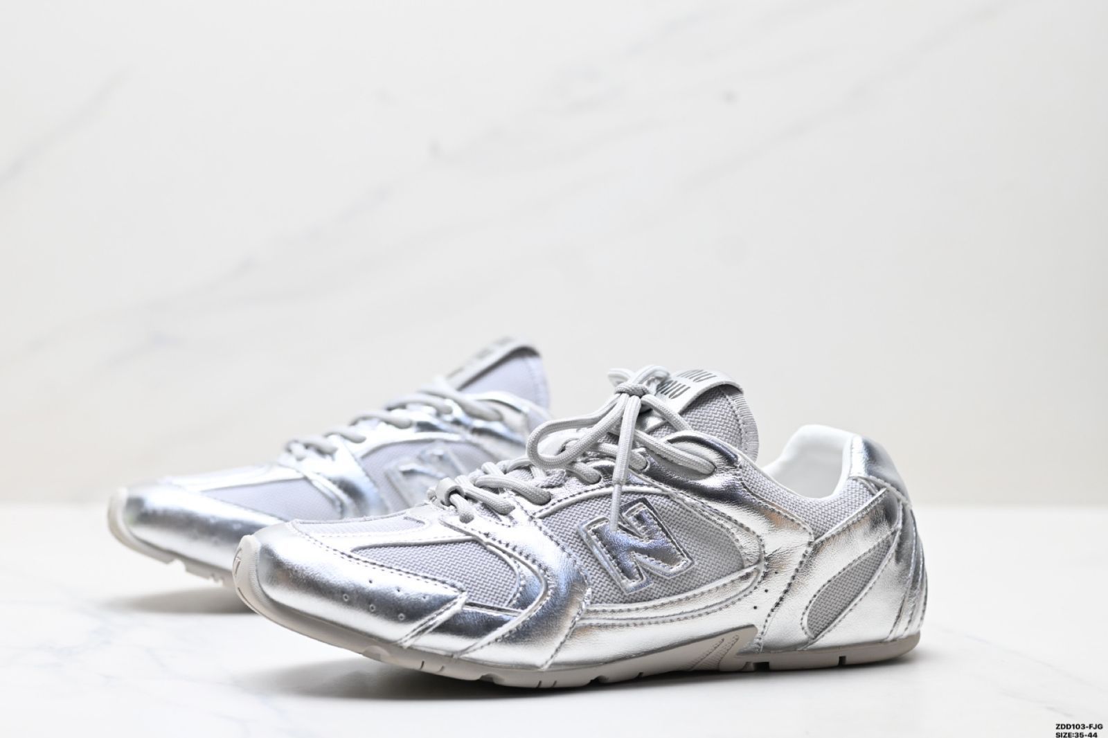 【今日特価】MiuMiu x New Balance 530 SL シリーズ NB ニューバランス ロートップ クラシック レトロ レジャー スポーツ ランニングシューズ 送料無料 在庫限定セール価格！-MM輸入1