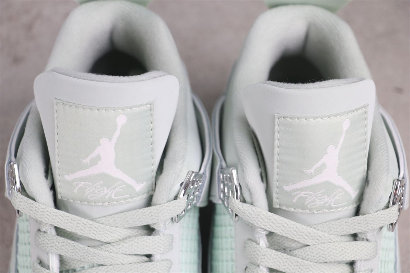 【今日特価】Air Jordan 4 HV0823-003 エアジョーダン 4 シーフォームグリーン