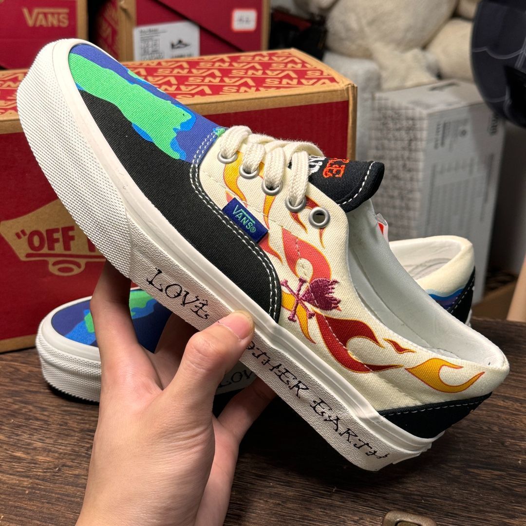 【今日特価】Vans Love Mother Earth スニーカー！送料無料！在庫限定のお得な価格です！