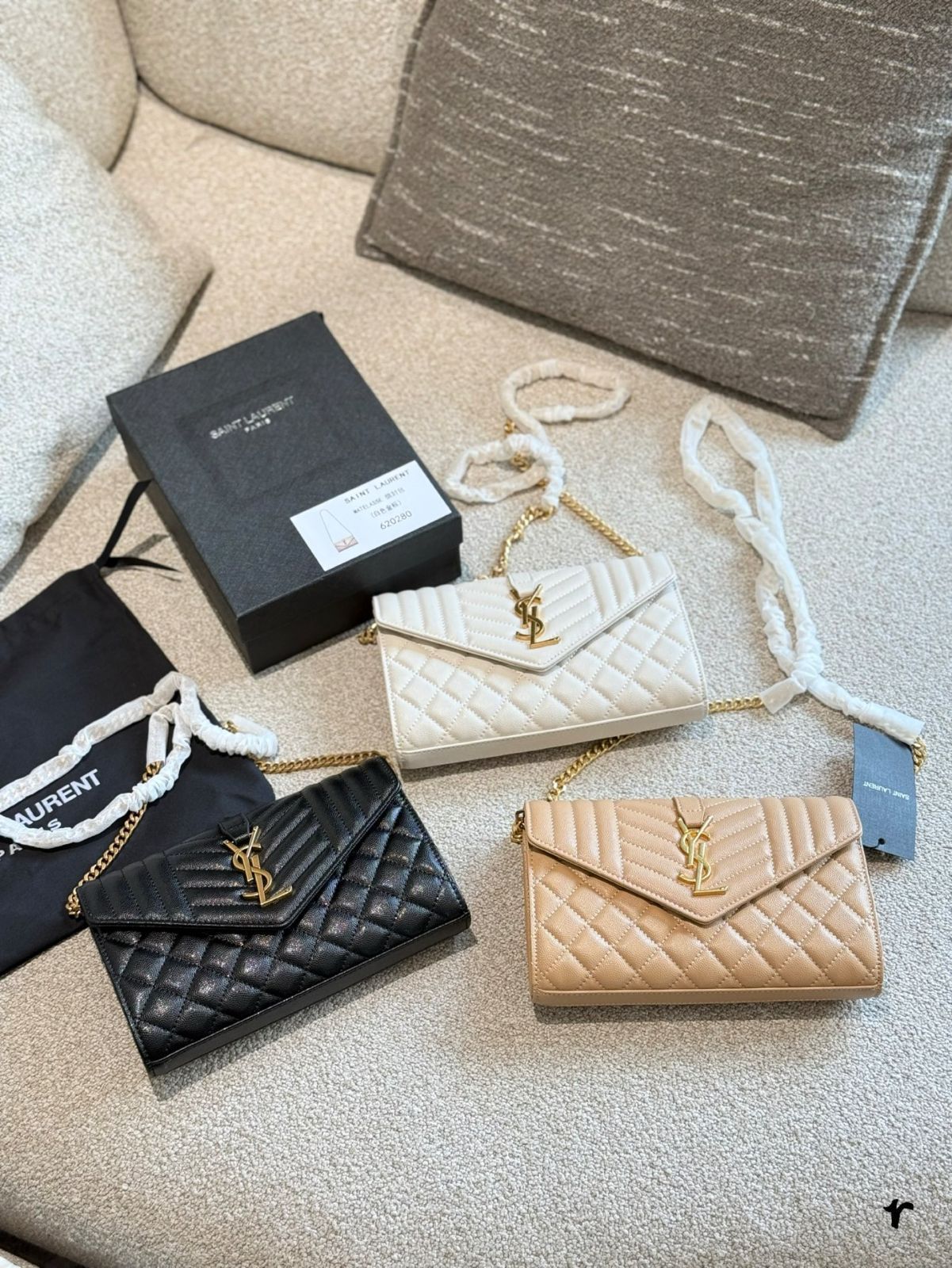【今日特価】YSL Saint Laurent New Envelope Bag Small Grain Embossed Leather - YSL サンローラン 新款エンベロープバッグ スモール 粒面圧印レザー