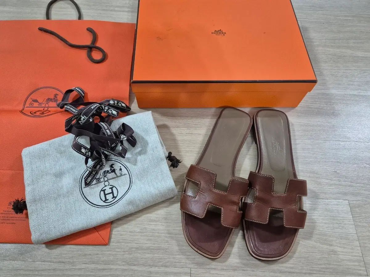 Hermes オラン サンダル ブラウン 36 5 (正規品) 52,526円