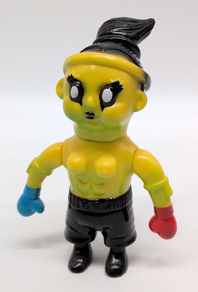 izumonster code corner muay mui 黄色成型/黒ズボン