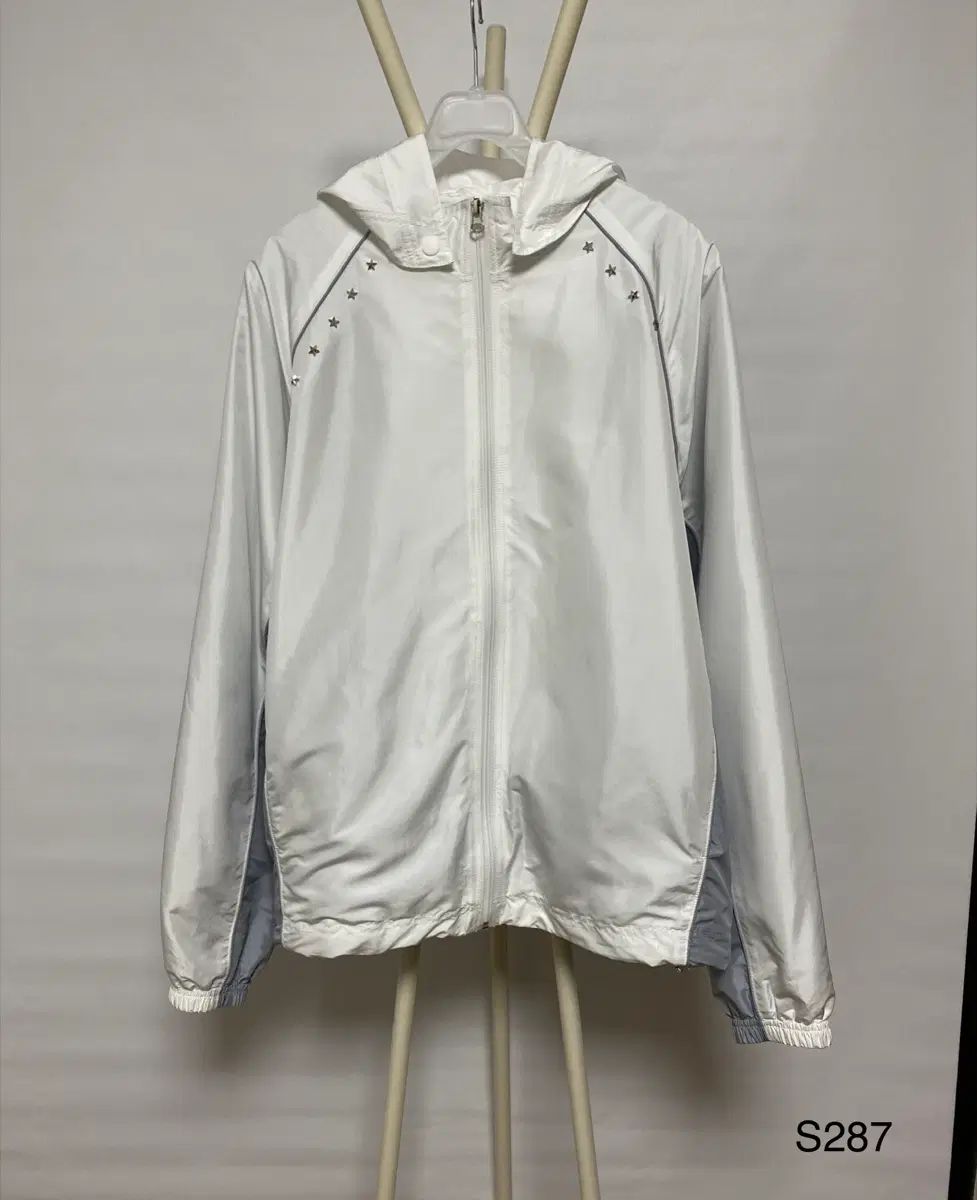 TUOMIO トゥオミ 白 星 装飾 ウィンドブレーカー 1 S L