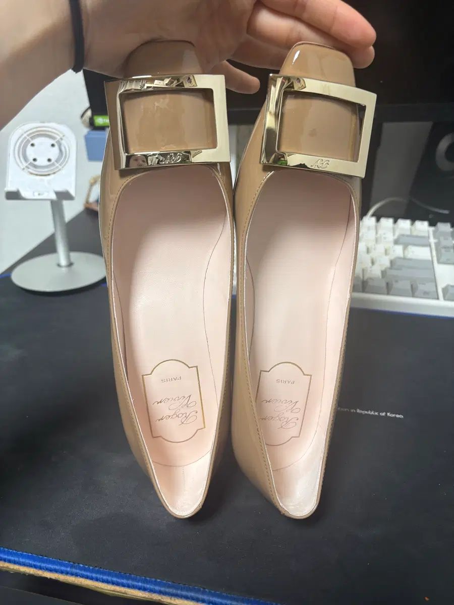 ロジェ・ヴィヴィエ トランペット パンプス 47,148円