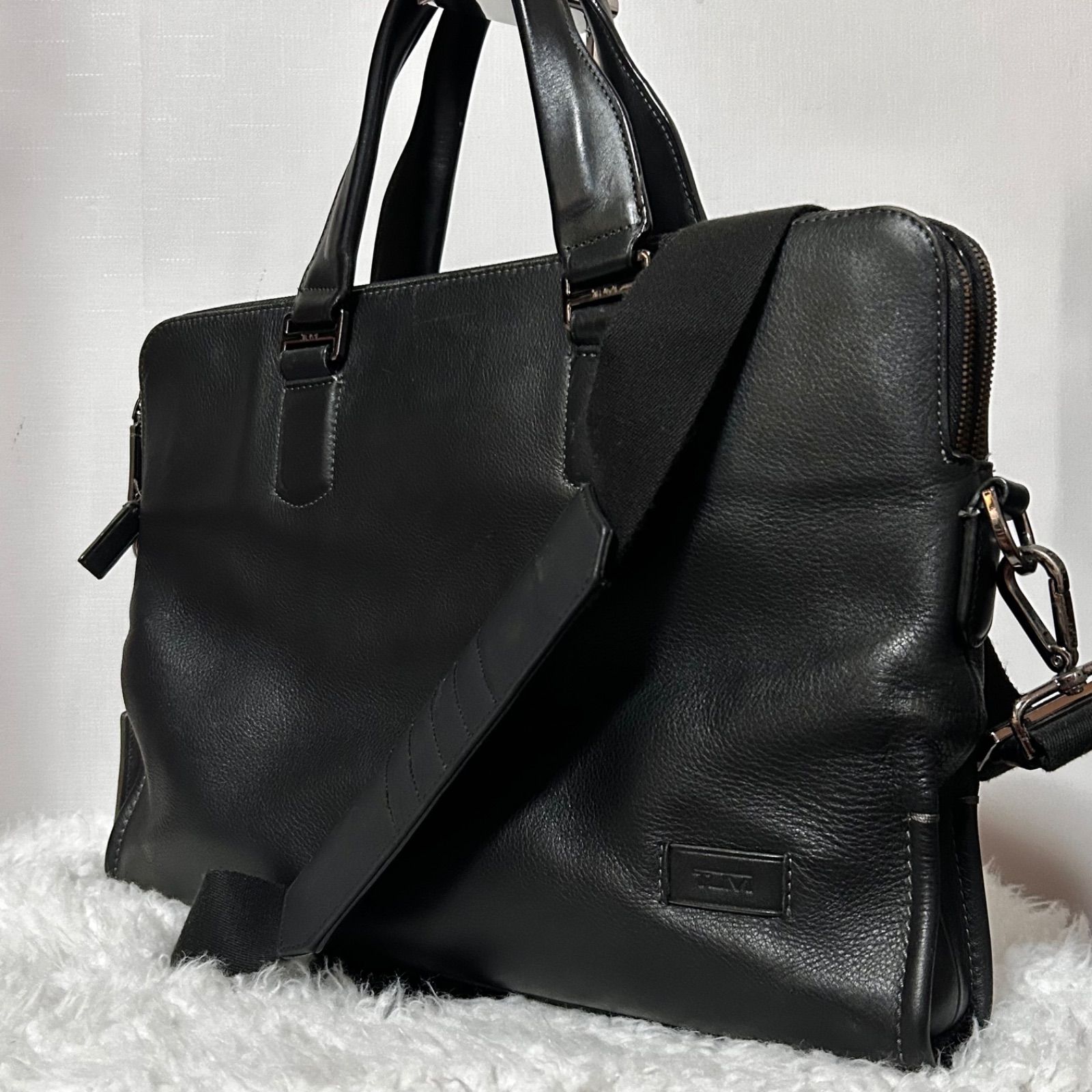 TUMI トゥミ　オールレザー　ブリーフケース　ビジネスバッグ　ショルダーバッグ　クロスボディ　ブラック　本革　黒