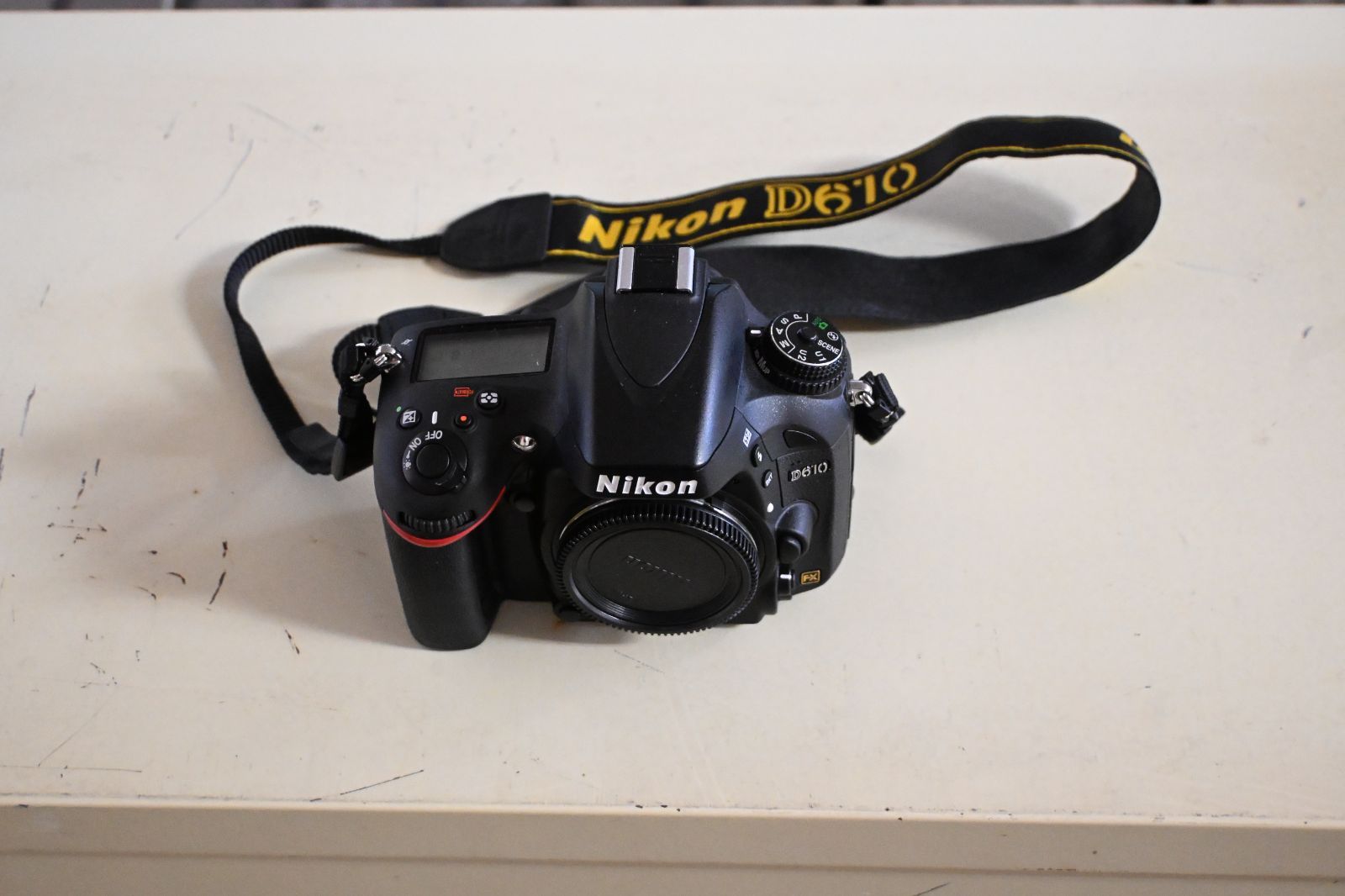 中古　デジタル一眼カメラフルサイズ　Nikon D610