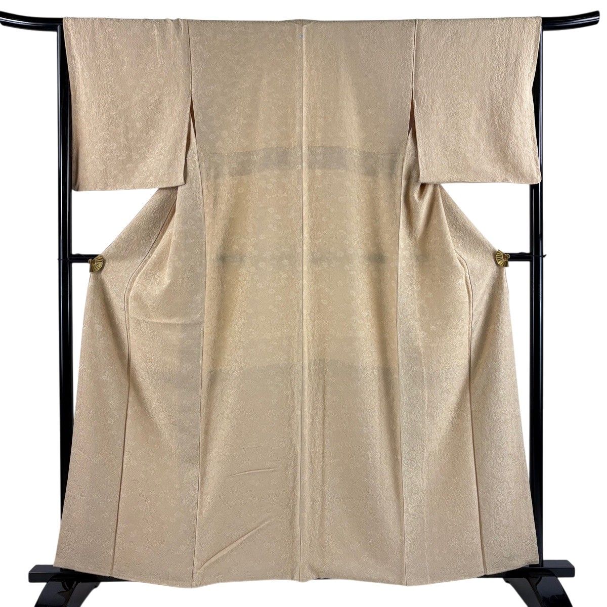 【美品】 色無地 身丈160cm 裄丈65cm M 袷 地紋 ベージュ 正絹 秀品 一つ紋 【中古】