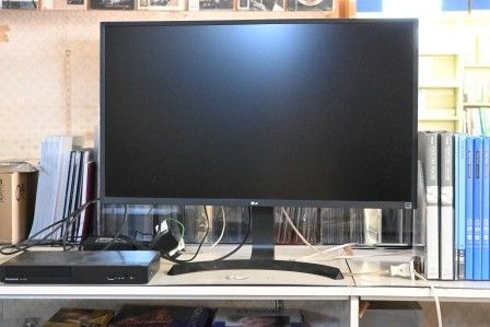 中古 LG32インチ4Kディスプレイ