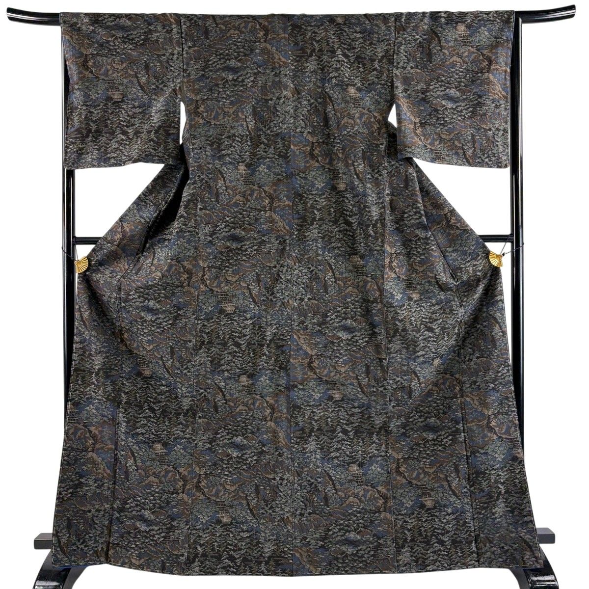 【美品】 紬 身丈169cm 裄丈66.5cm M 袷 証紙 建物 樹木 墨色 正絹 秀品 【中古】