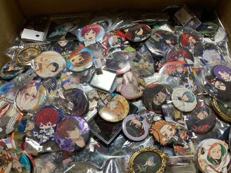 【大量まとめ】乙女系 アニメ グッズ 10kg以上 缶バッジ/アクスタ/紙類 他 刀剣乱舞 ツイステ アイナナ ヒプマイ 黒子のバスケ まほやく