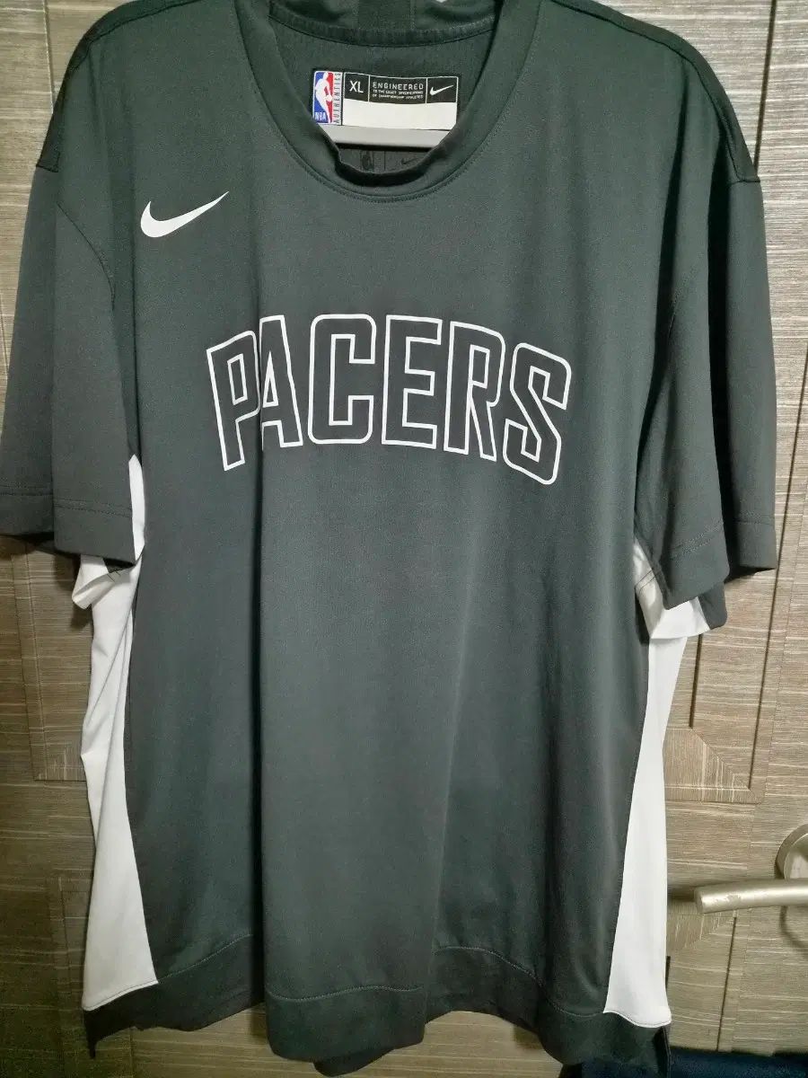 ナイキNBA インディアナ・ペイサーズ シューティングシャツ 8,668円