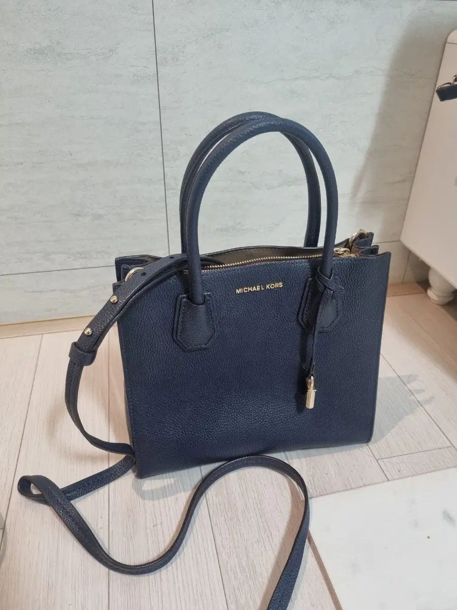 ほぼ新品)マイケルコース 正規品 バッグ ツーウェイバッグ 7,554円