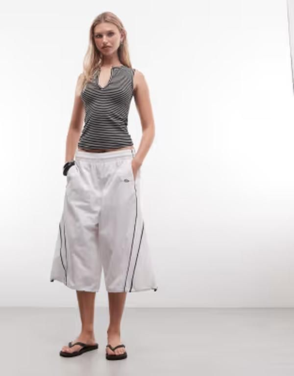 ウィークデイ レディース トップス Tシャツ Vネック Weekday tank top with vneck notch detail and gray stripes Grayblack ブラック