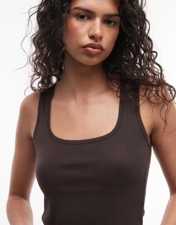 モンキ レディース トップス Tシャツ リブ Monki 90s ribbed tank top in dark Brown ブラウン
