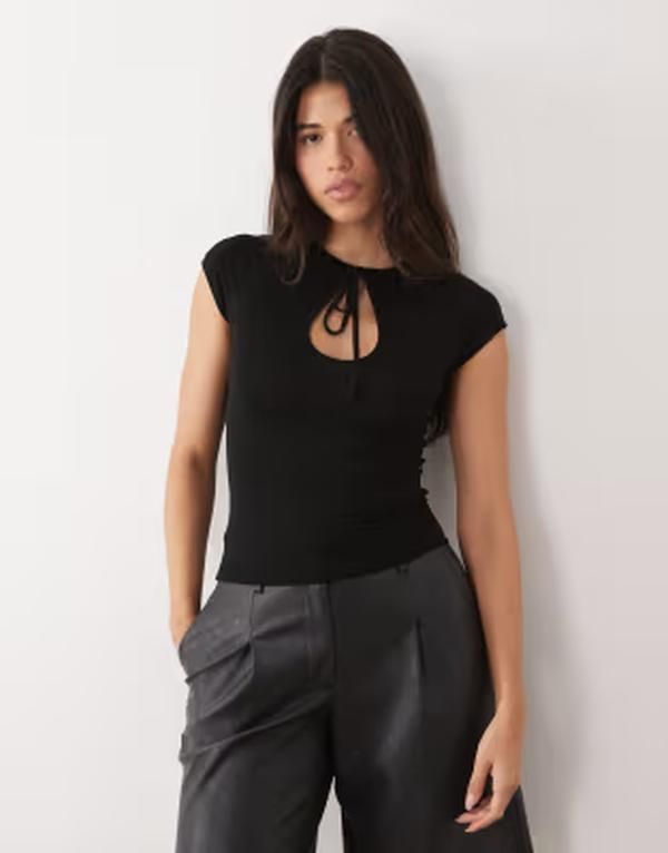 ジーナトリコ レディース トップス Tシャツ Gina Tricot keyhole short sleeve top Black ブラック